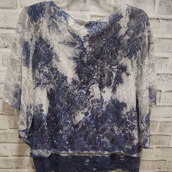 Dress Barn Blue and White Relaxed Blouse - Picture 3 of 3